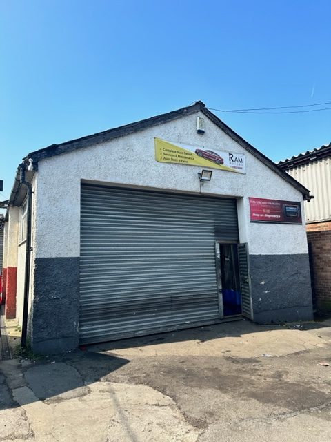 197aburntoakbroadwayAA