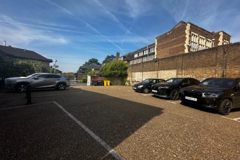 grovelodgecarpark